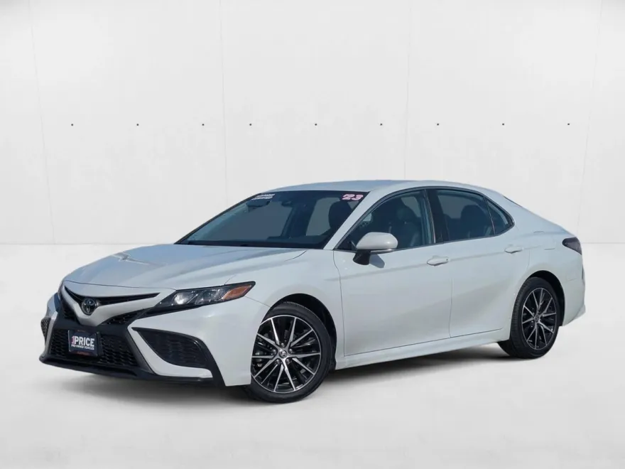 2023 Toyota Camry SE photo 1