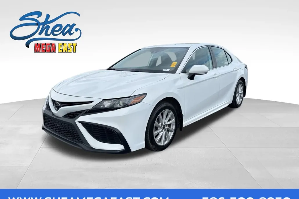 2022 Toyota Camry SE photo 1