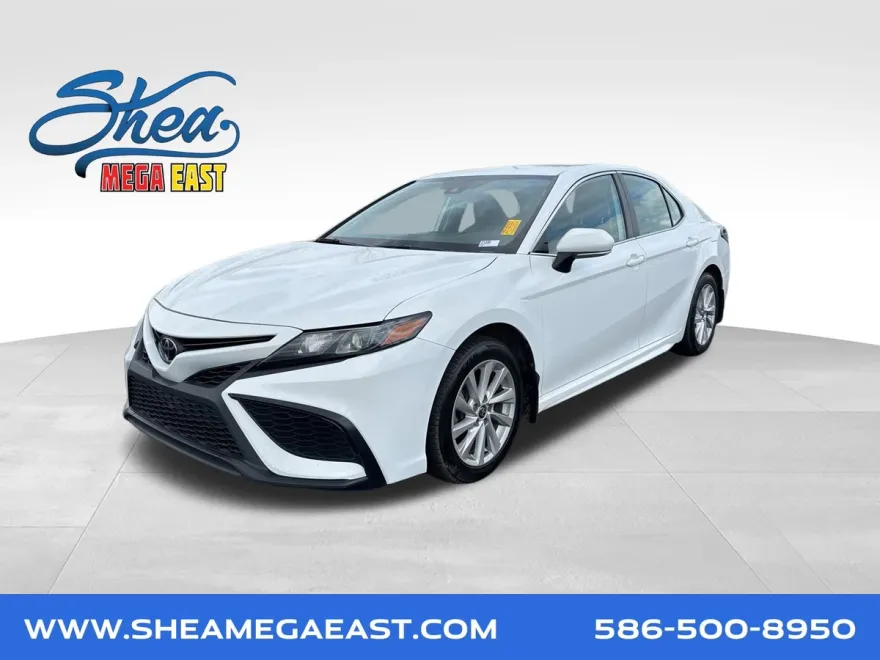 2022 Toyota Camry SE photo 1