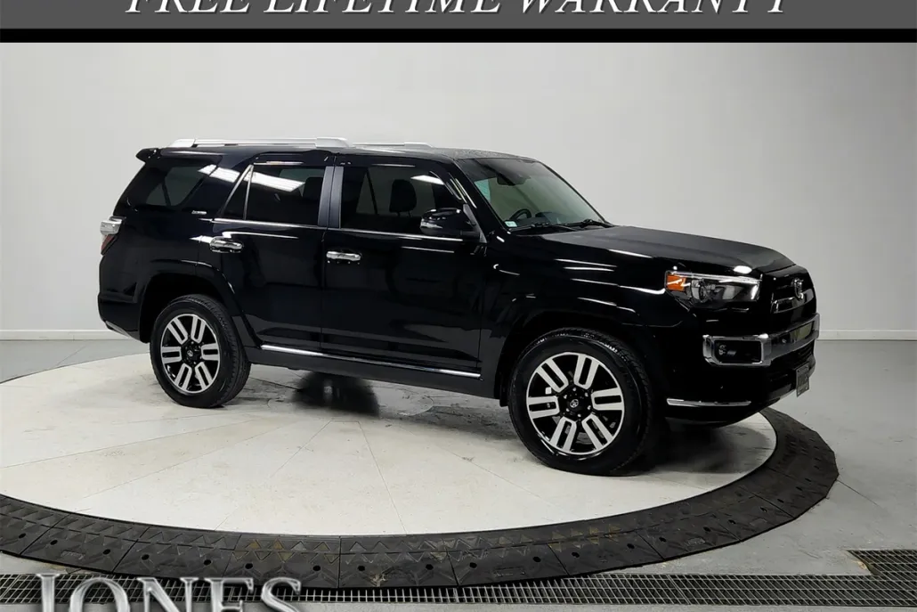 2022 Toyota 4Runner Limited photo 1