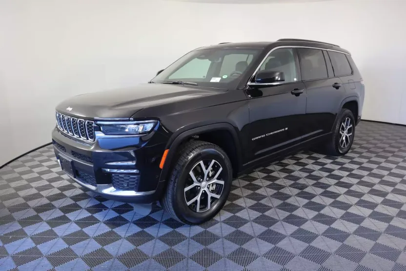 2024 Jeep Grand Cherokee Limited photo 1
