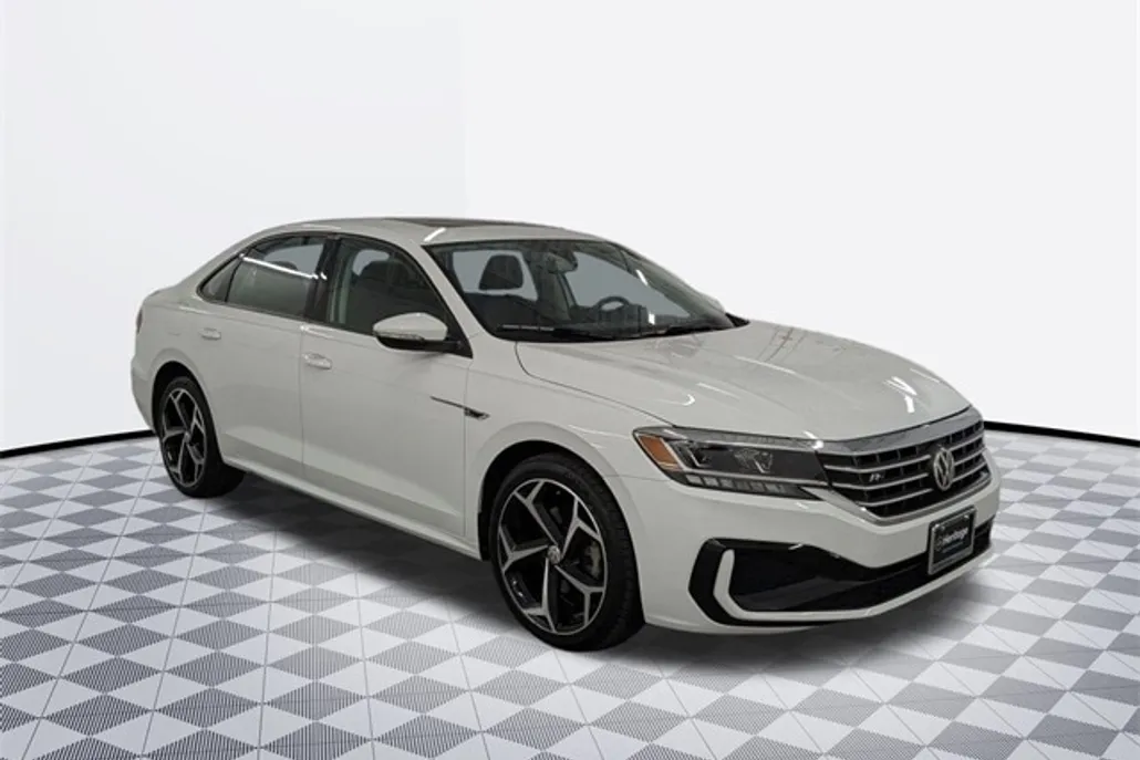 2020 Volkswagen Passat 2.0T R-Line photo 1