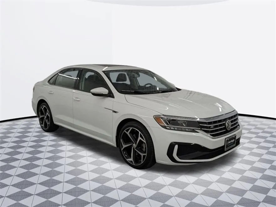 2020 Volkswagen Passat 2.0T R-Line photo 1