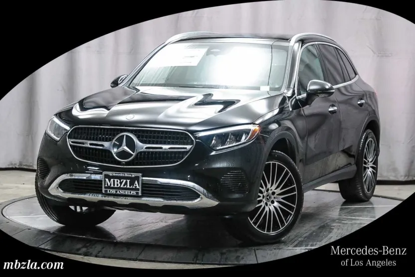2025 Mercedes Benz GLC 300 4MATIC photo 1