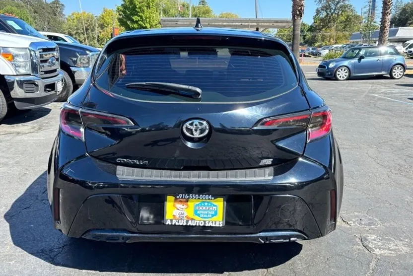 2019 Toyota Corolla SE photo 1