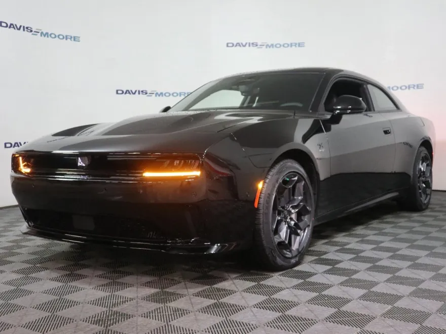 2025 Dodge Charger R/T photo 11
