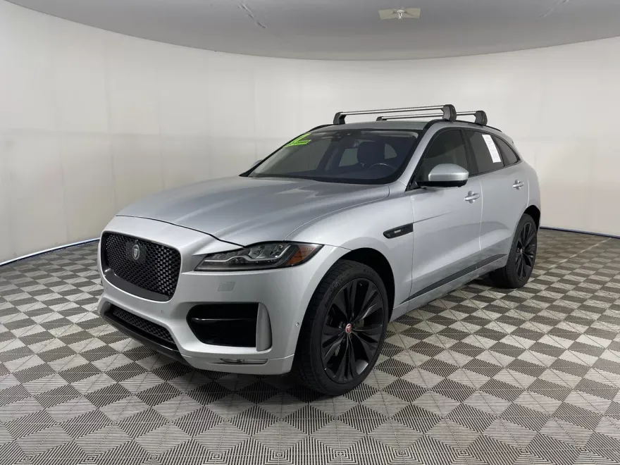 2017 Jaguar F-PACE R-Sport photo 1