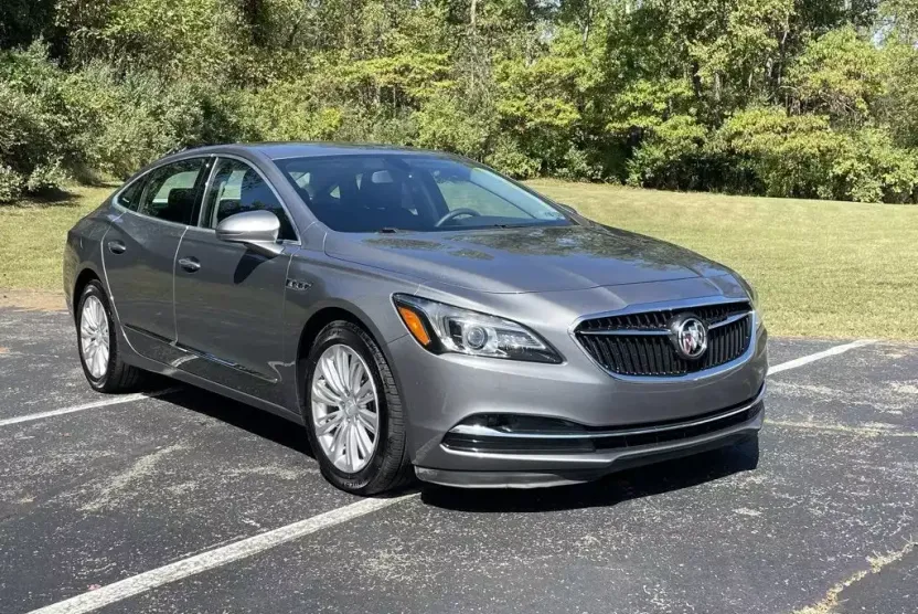 2019 Buick LaCrosse Essence photo 1