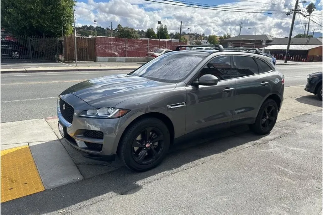 2018 Jaguar F-PACE Premium photo 1