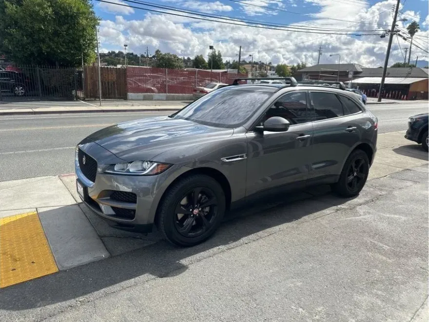 2018 Jaguar F-PACE Premium photo 1
