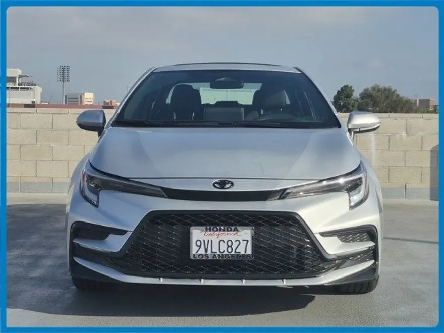 2025 Toyota Corolla SE photo 1