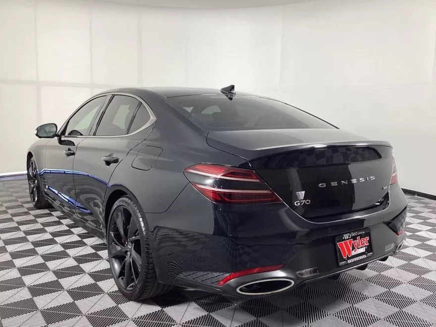 2023 Genesis G70 3.3T Sport Prestige photo 1