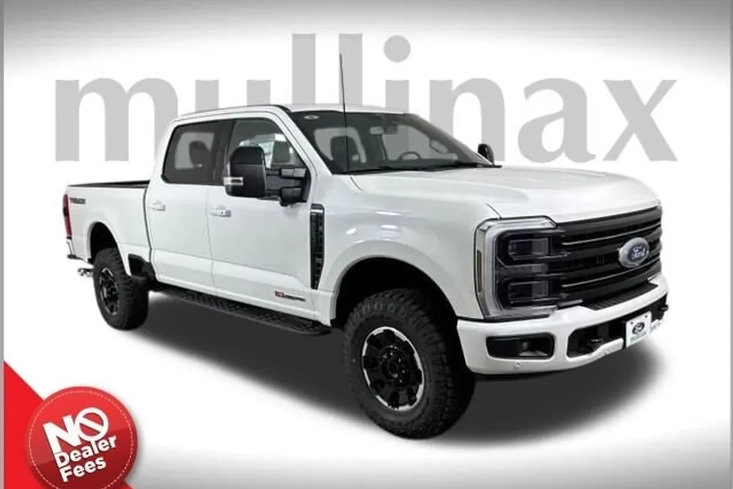 2025 Ford F-250 Platinum photo 1