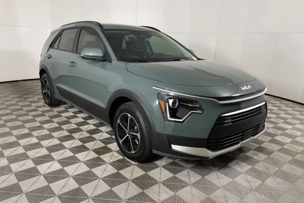 2025 Kia Niro EX photo 1