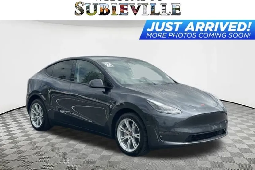 2024 Tesla Model Y Long Range photo 1