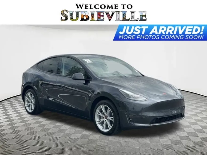 2024 Tesla Model Y Long Range photo 1
