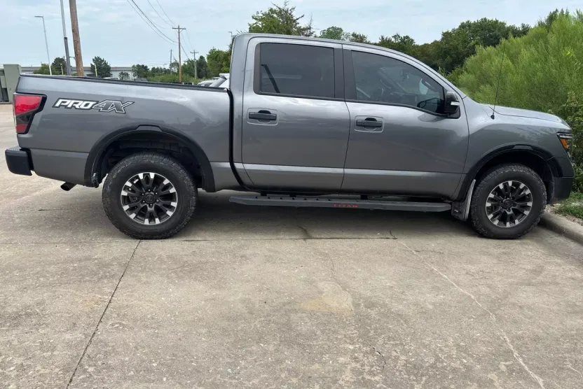 2020 Nissan Titan PRO-4X photo 1