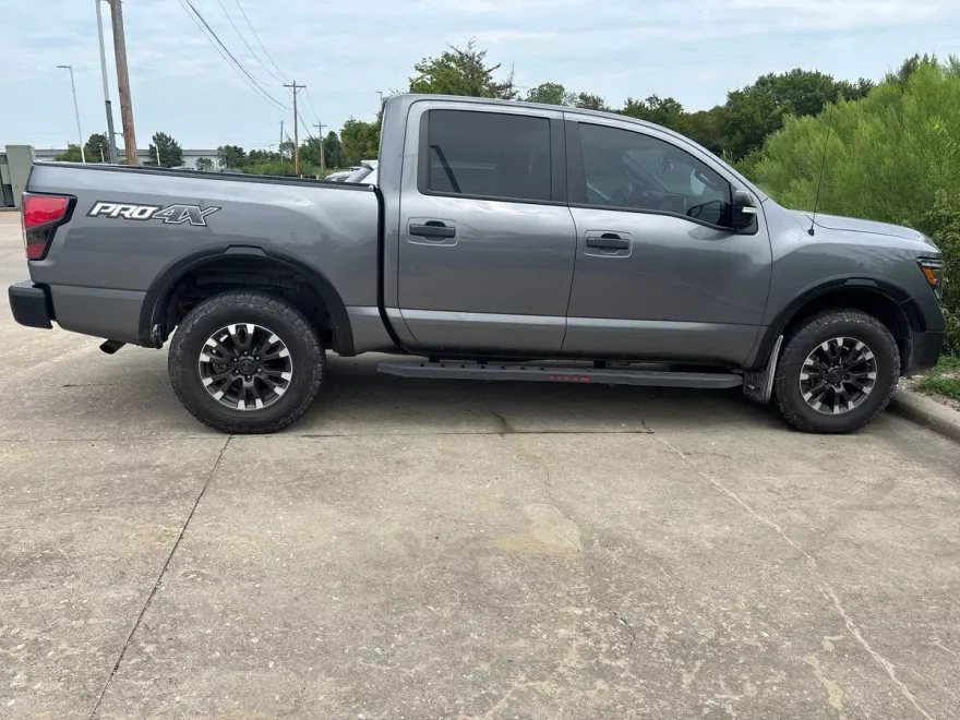 2020 Nissan Titan PRO-4X photo 1