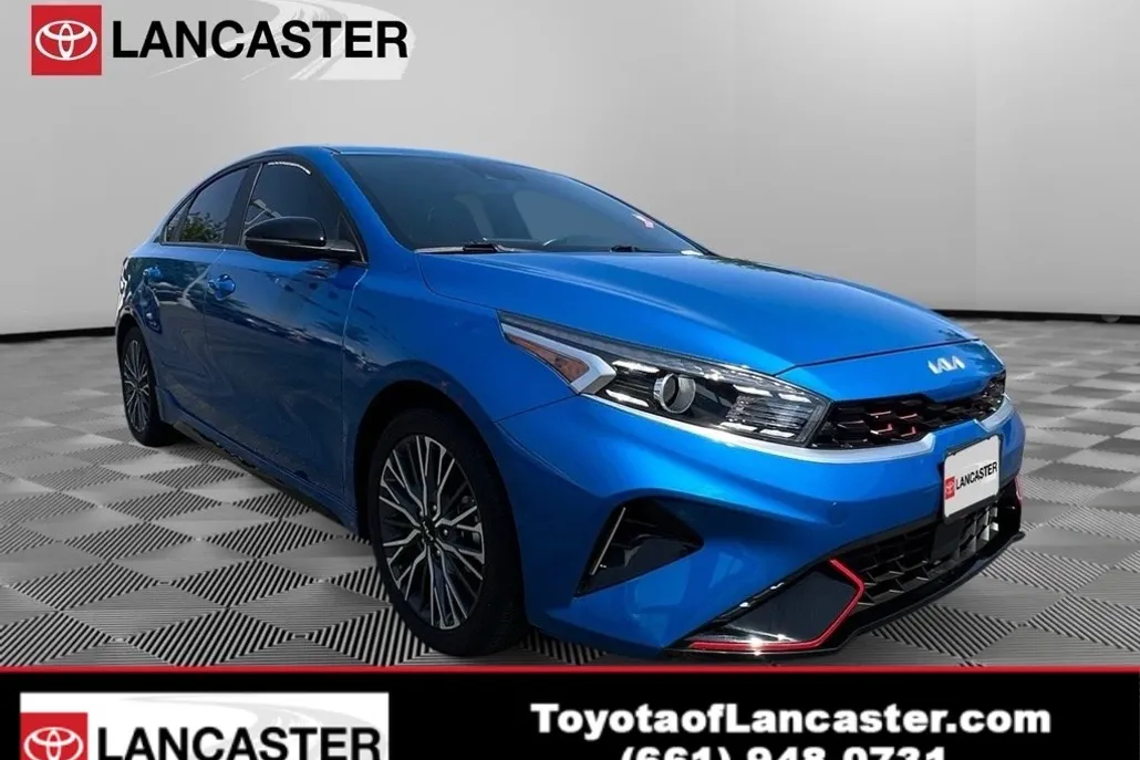 2023 Kia Forte GT-Line photo 1