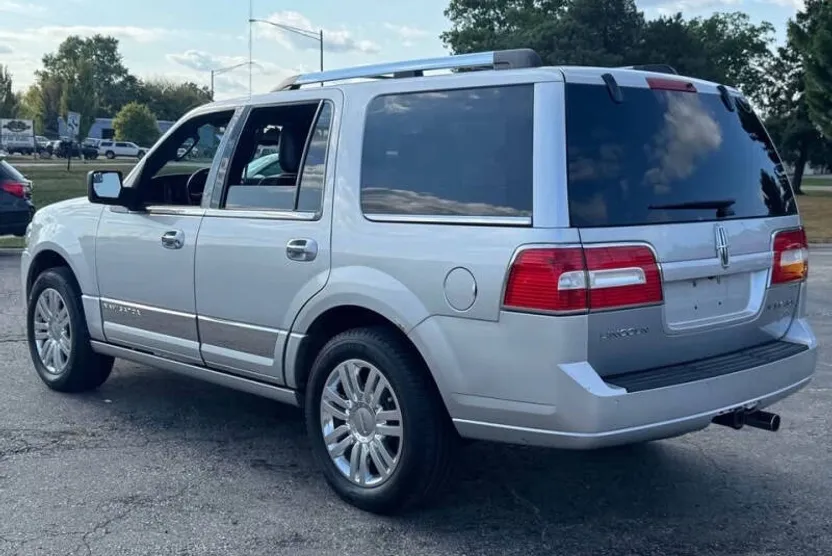 2013 Lincoln Navigator Base photo 1