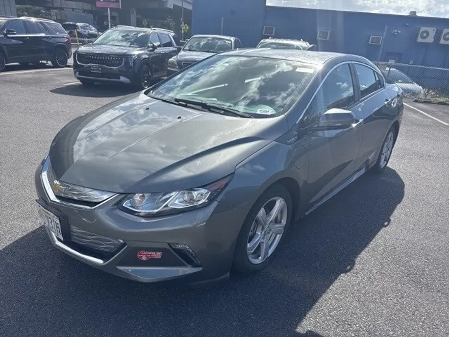2017 Chevrolet Volt LT photo 1
