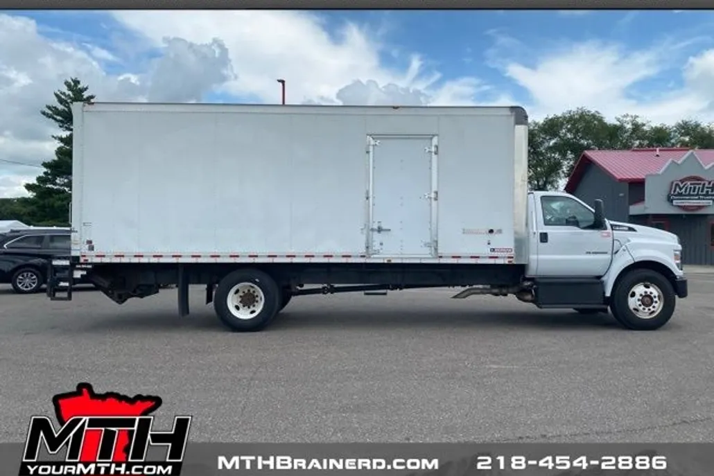 2019 Ford F-750 SuperCab photo 1