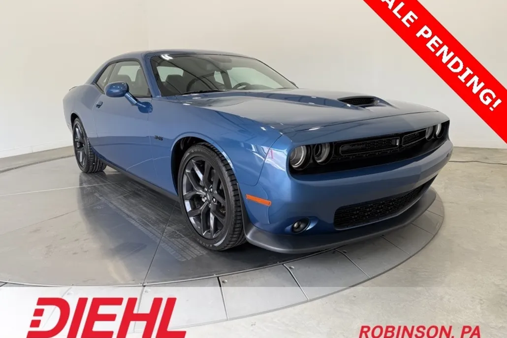 2023 Dodge Challenger R/T Plus photo 1