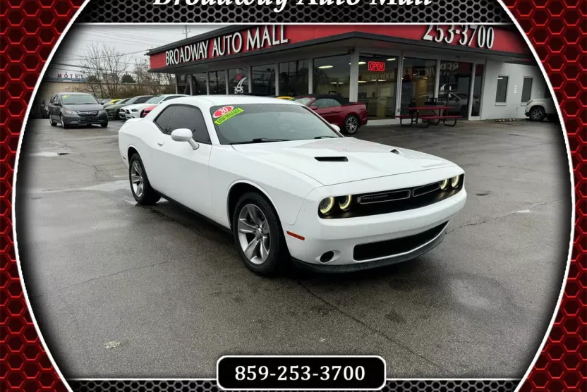 2020 Dodge Challenger SXT photo 1
