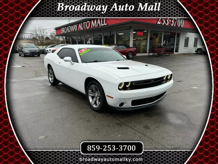 2020 Dodge Challenger SXT photo 1