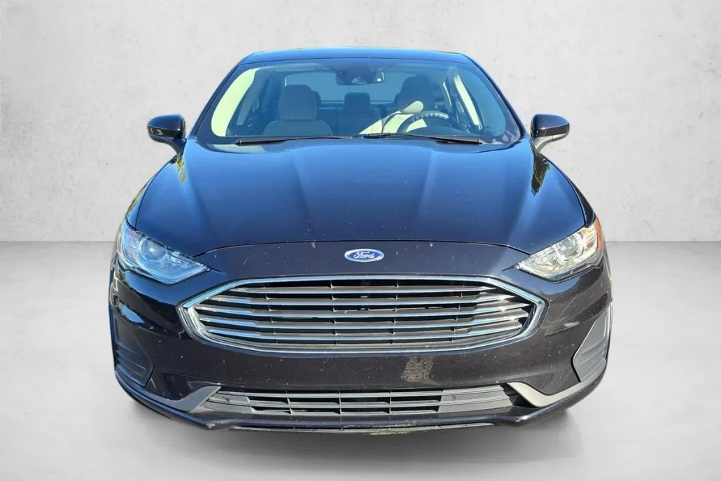 2019 Ford Fusion S photo 1