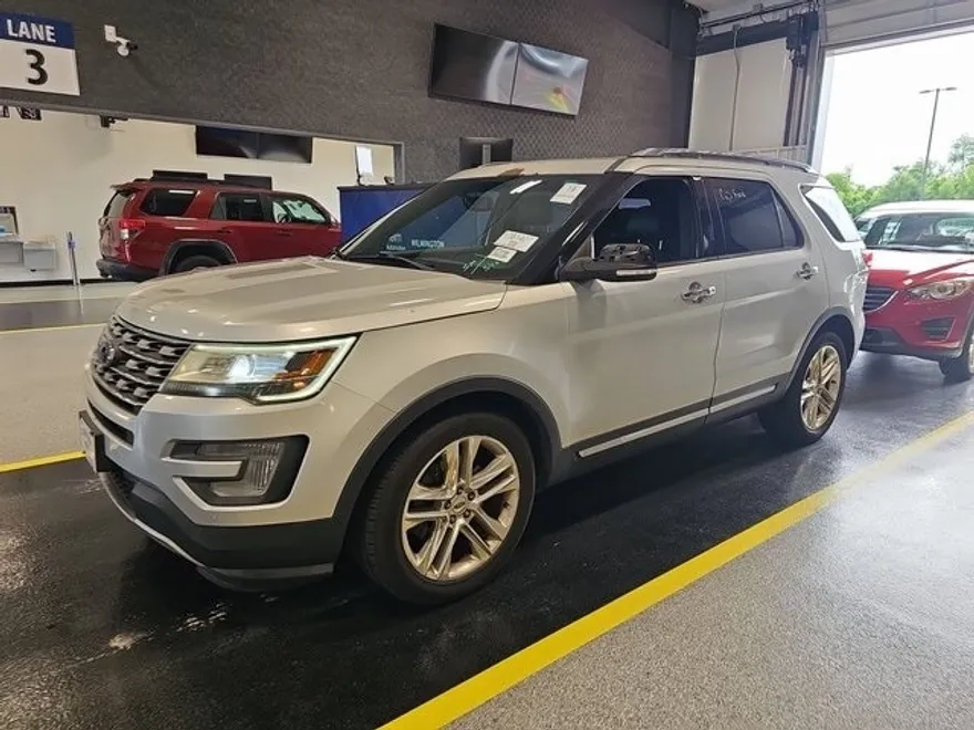 2017 Ford Explorer Limited photo 1