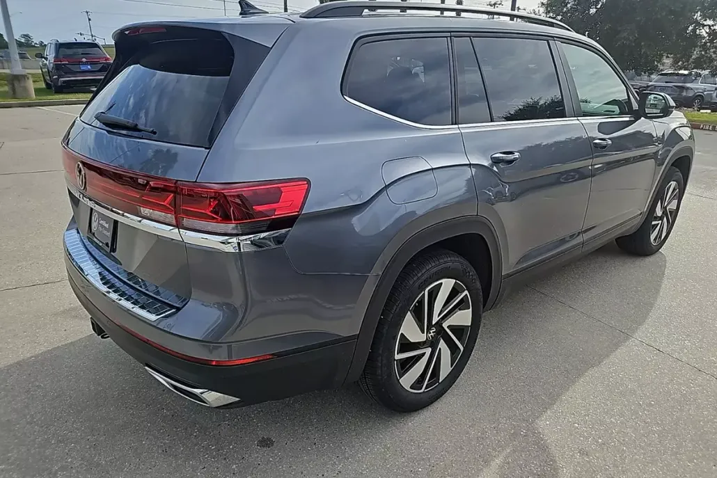 2025 Volkswagen Atlas SE Technology photo 1