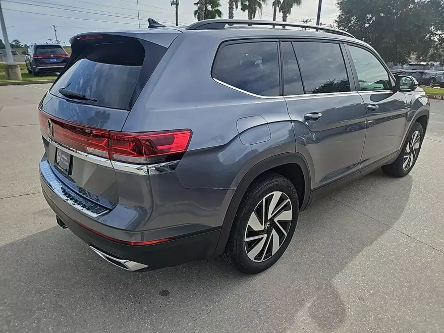 2025 Volkswagen Atlas SE Technology photo 1