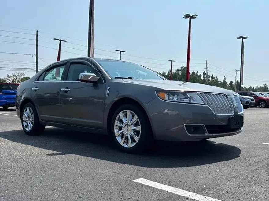 2011 Lincoln MKZ photo 1