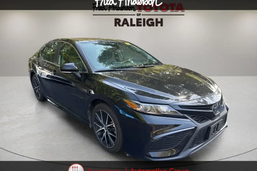 2024 Toyota Camry SE photo 1