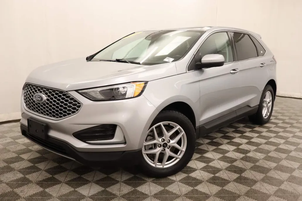 2024 Ford Edge SEL photo 1