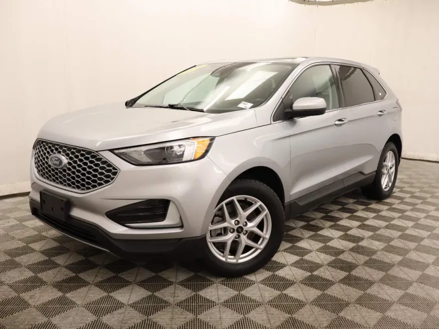 2024 Ford Edge SEL photo 1