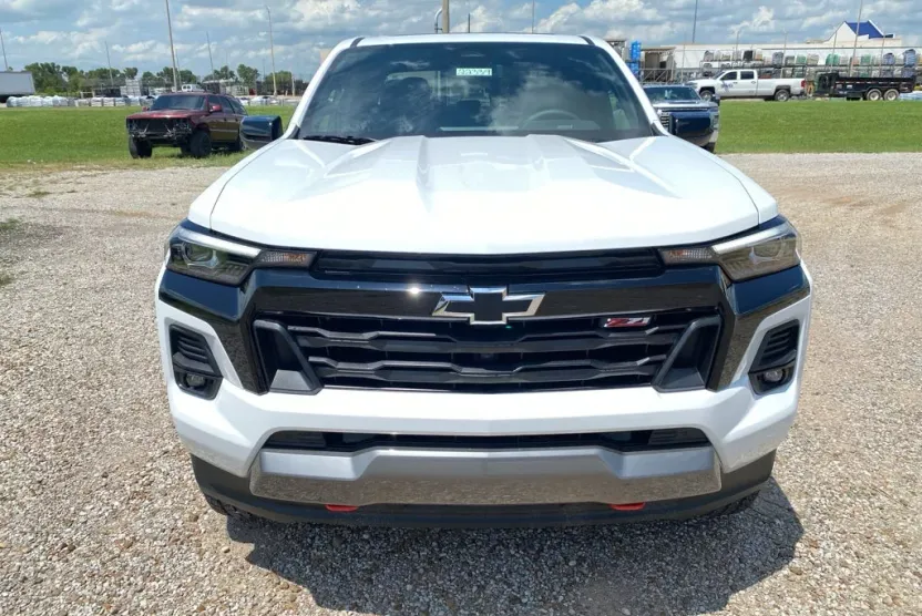 2026 Chevrolet Colorado Z71 photo 1