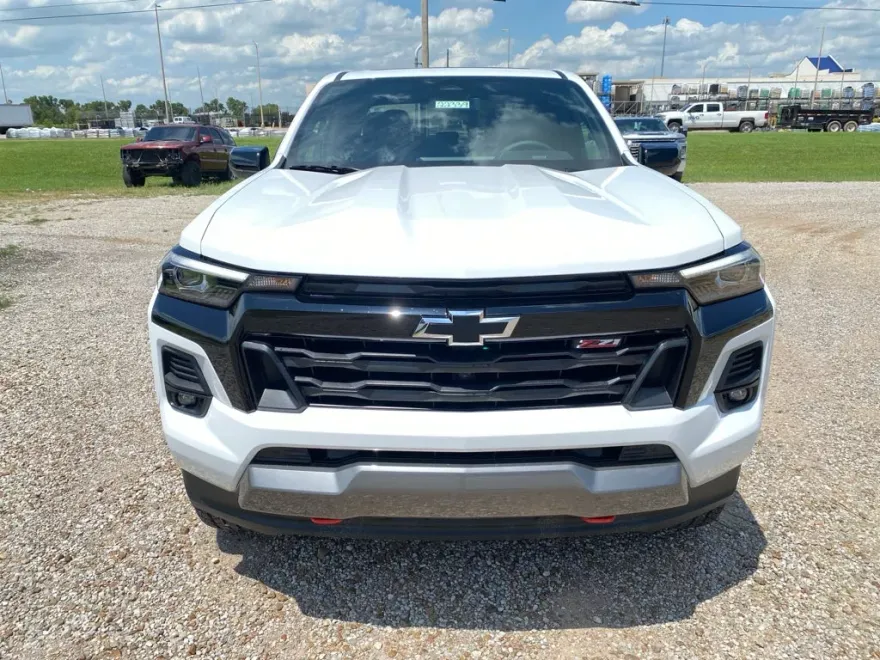 2026 Chevrolet Colorado Z71 photo 1