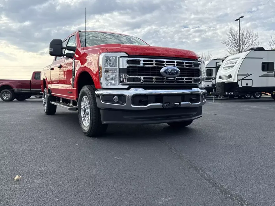 2025 Ford F-350 XLT photo 1