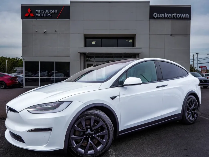 2022 Tesla Model X photo 1