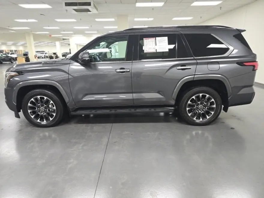 2023 Toyota Sequoia Limited photo 1