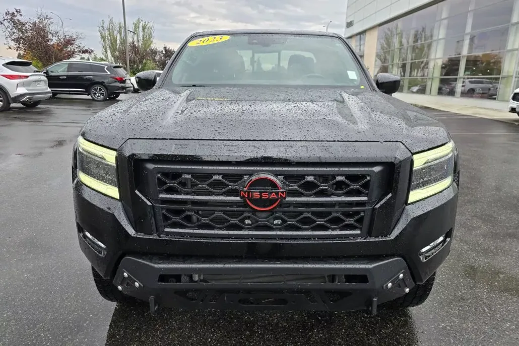 2023 Nissan Frontier PRO-4X photo 1