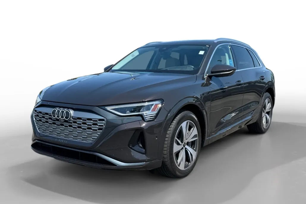 2024 Audi Q8 E-tron Prestige photo 1