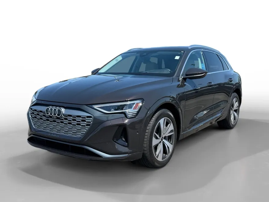 2024 Audi Q8 E-tron Prestige photo 1