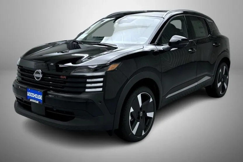 2025 Nissan Kicks SR photo 1