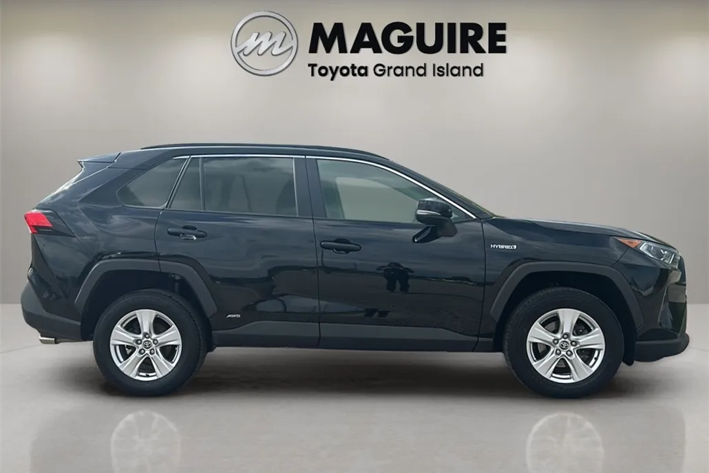 2021 Toyota RAV4 Hybrid XLE photo 1
