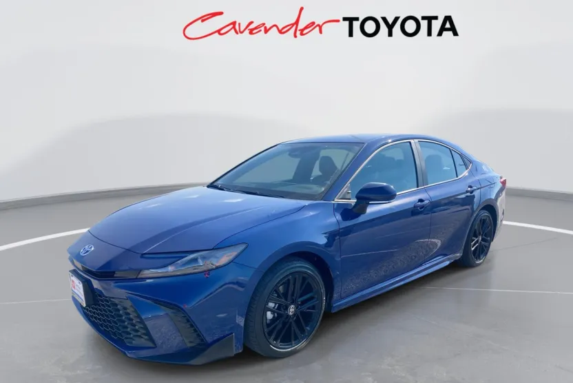 2025 Toyota Camry SE photo 1