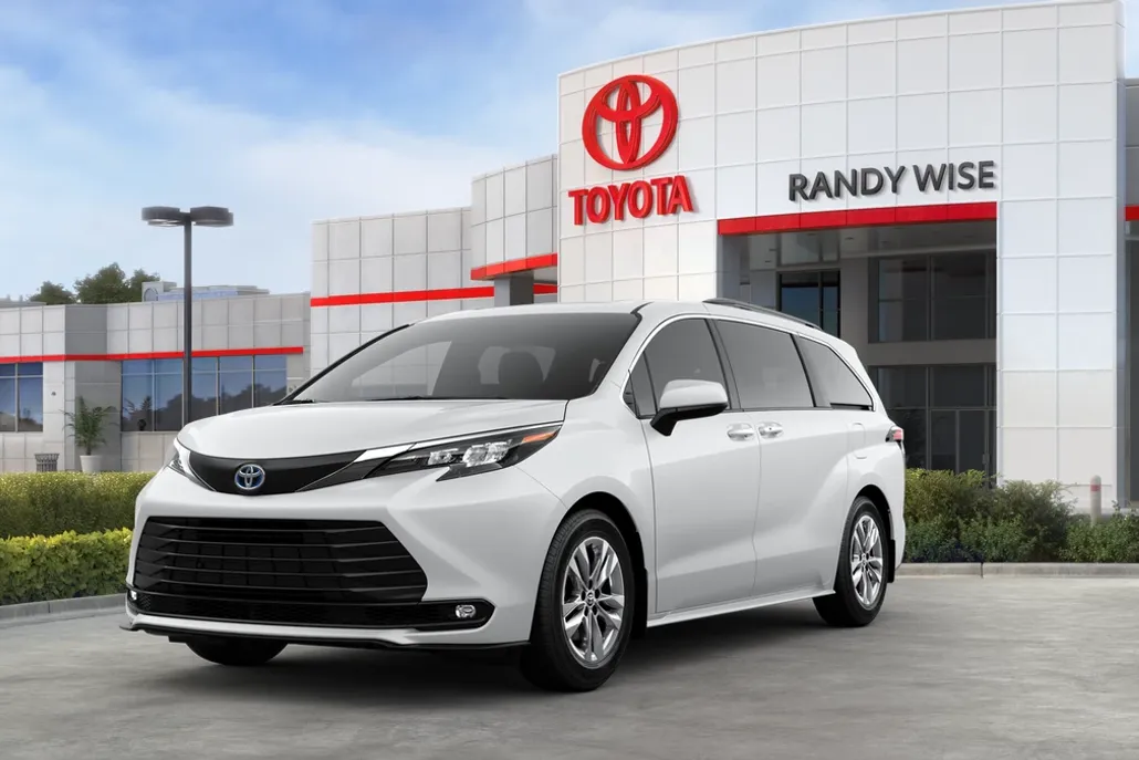 2025 Toyota Sienna XLE photo 1