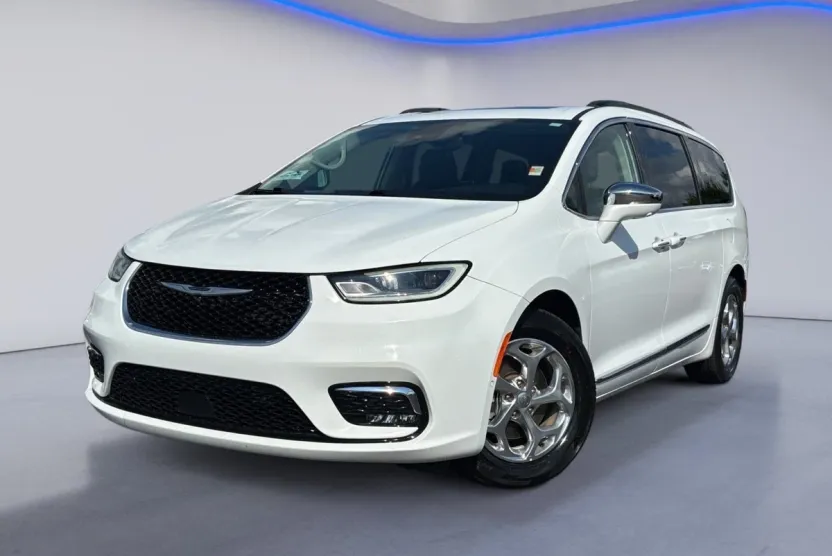 2022 Chrysler Pacifica Limited photo 1